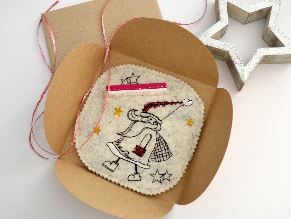 Bild 1 von ITH Stickdatei Geschenkanhänger Nikolaus verschiedene Größen  / (Größe) SET 10x10cm und 13x13cm
