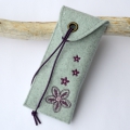 Bild 5 von Stickdatei Etui Stifteetui Brillenetui SET Blumen  / (Stickgröße) 17x25cm